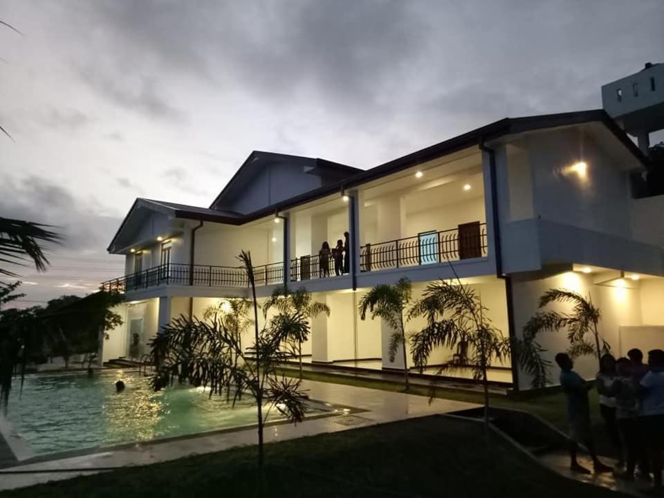 Sea Lagoon Beach Hotel تريكونامالاي المظهر الخارجي الصورة