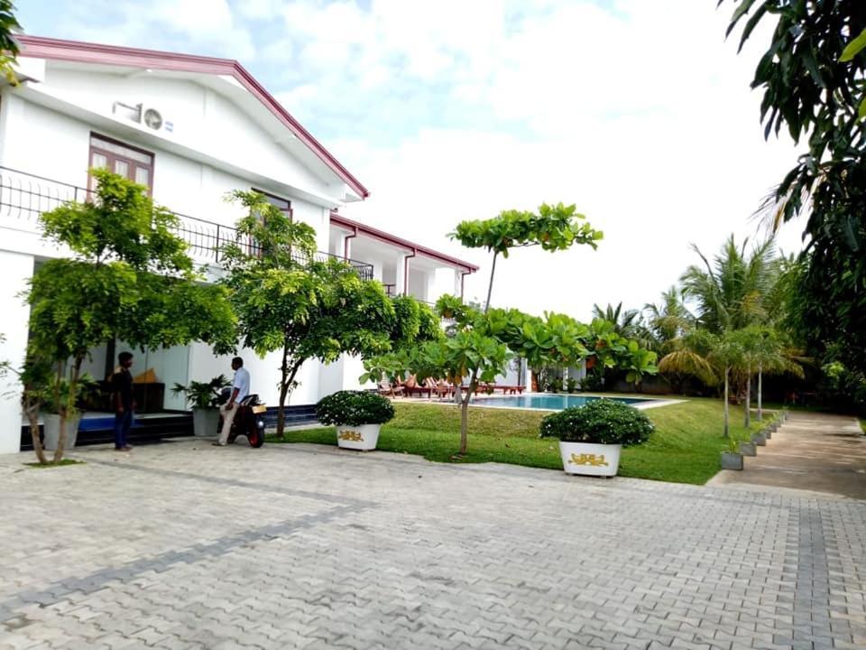 Sea Lagoon Beach Hotel تريكونامالاي المظهر الخارجي الصورة