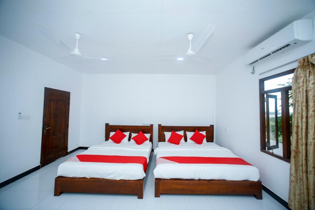 Sea Lagoon Beach Hotel تريكونامالاي المظهر الخارجي الصورة